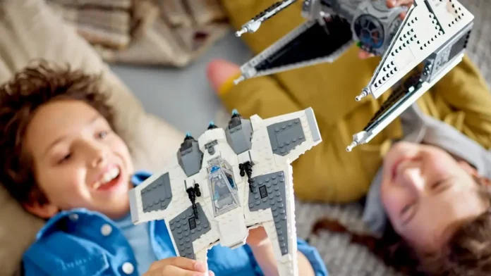 LEGO Fang Fighter