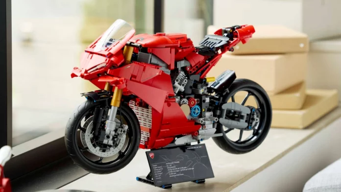 LEGO Ducati Panigale V4 S